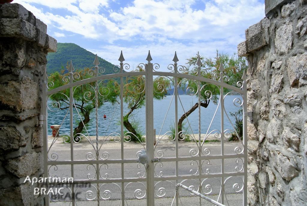 Apartment Waterline Πέραστ Εξωτερικό φωτογραφία
